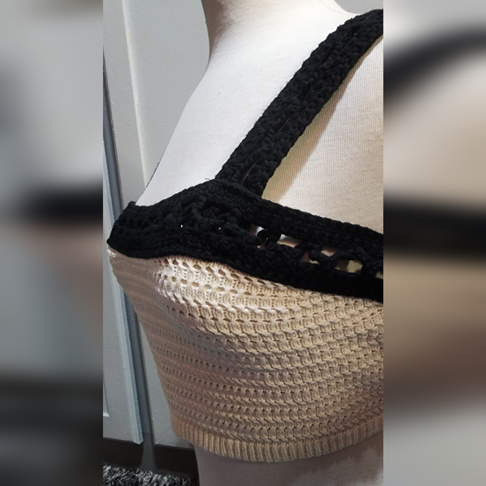 House of Harlow 1960 Black and Cream Espadrilles - Picture 3 of 5